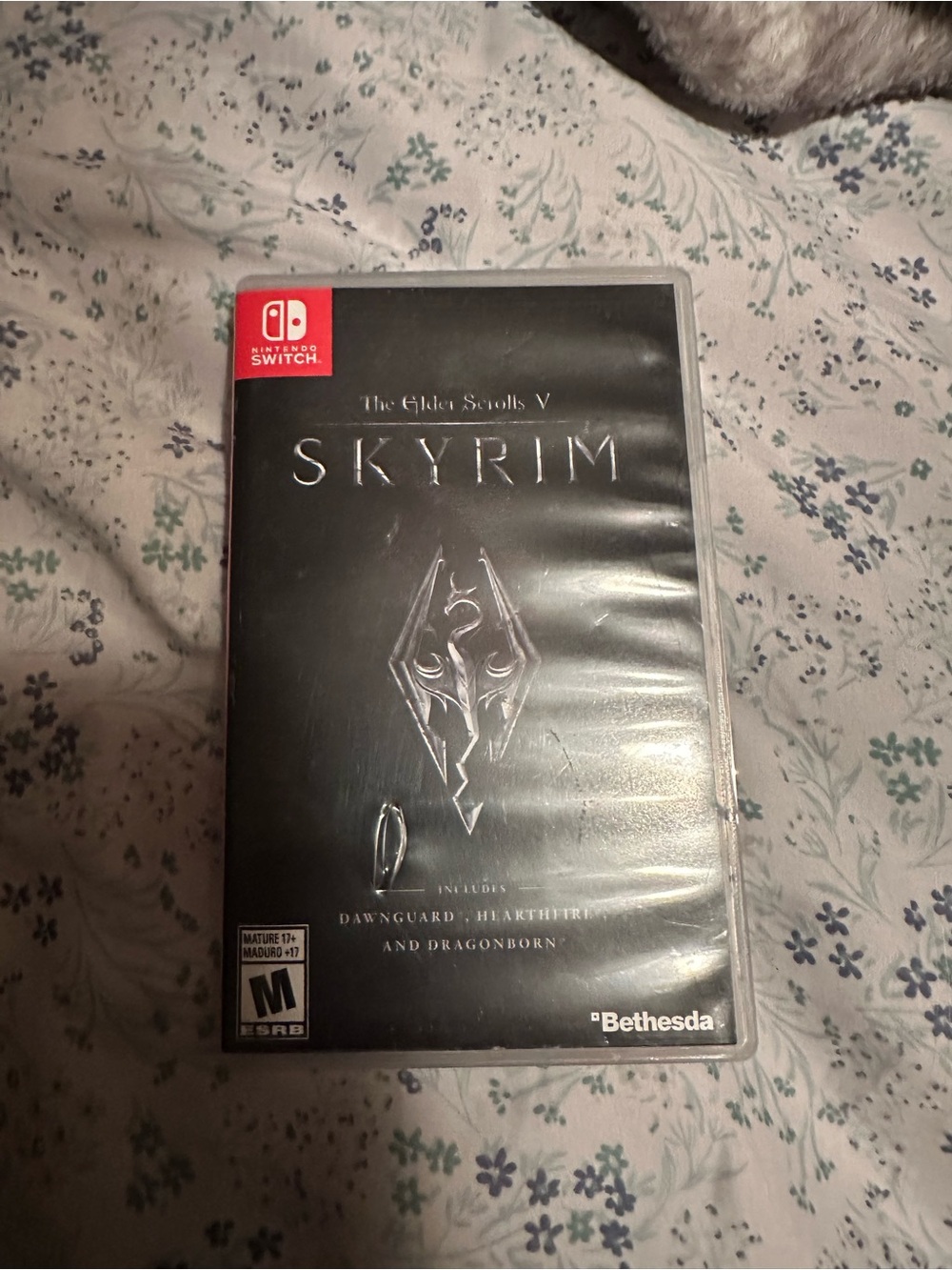 Nintendo Switch The Elder Scrolls V: Skyrim CIB Complete w/ Case